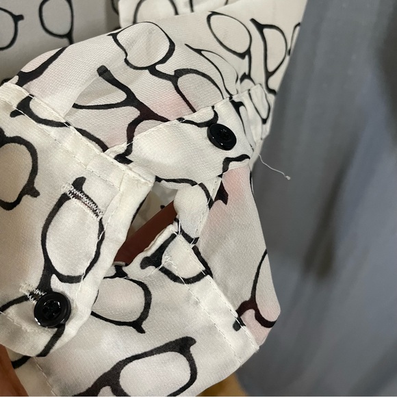 Sheer chiffon blouse with eyeglass pattern - Picture 6 of 8